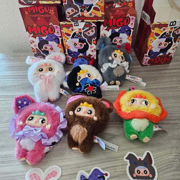 Lot of 6 Migos Troublemaker Vinyl Plush Pendants Bunny Dark Heart Wolf Chomper - Picture 3 of 4